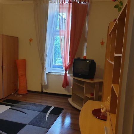Izisz Debrecen Exterior foto