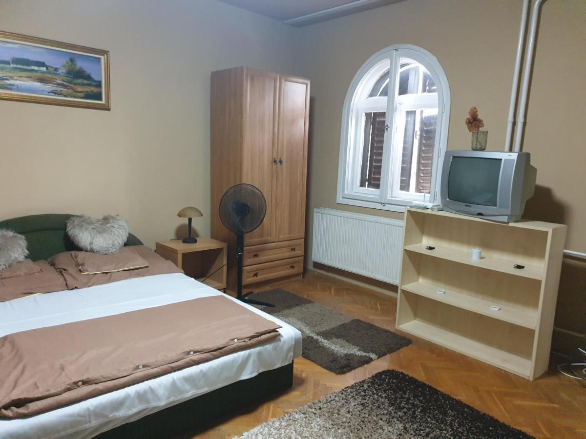 Izisz Debrecen Exterior foto
